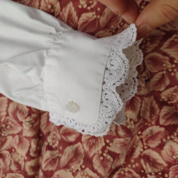 Blouse with peter pan collar and lace trim - Picture 3 of 7